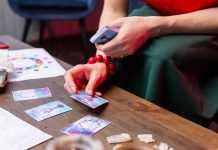 How to Use Oracle Cards to Answer Life’s Big Questions